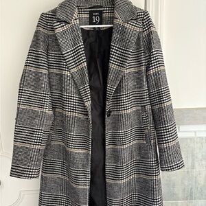 Elegant Black and White Houndstooth Trench Coat